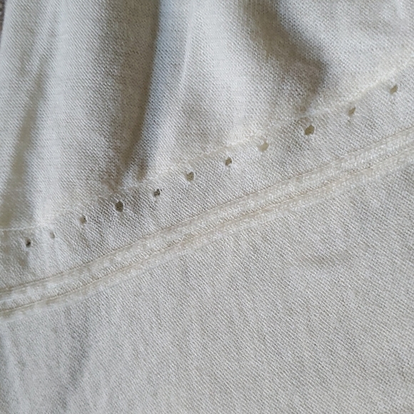 KOOKAI V-neck White/Cream Top - Picture 8 of 11